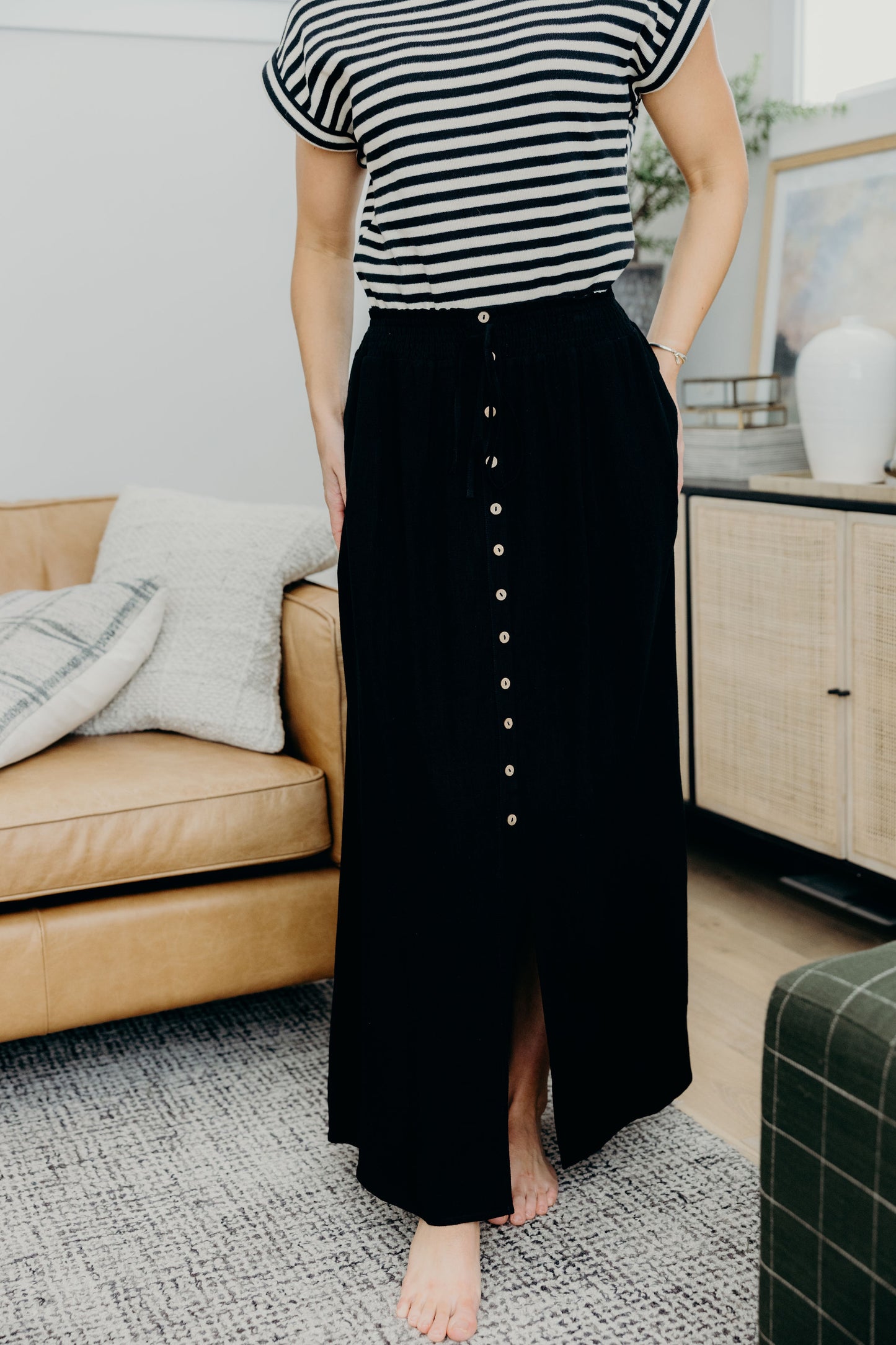 BUTTON FRONT SLIT MAXI IN BLACK