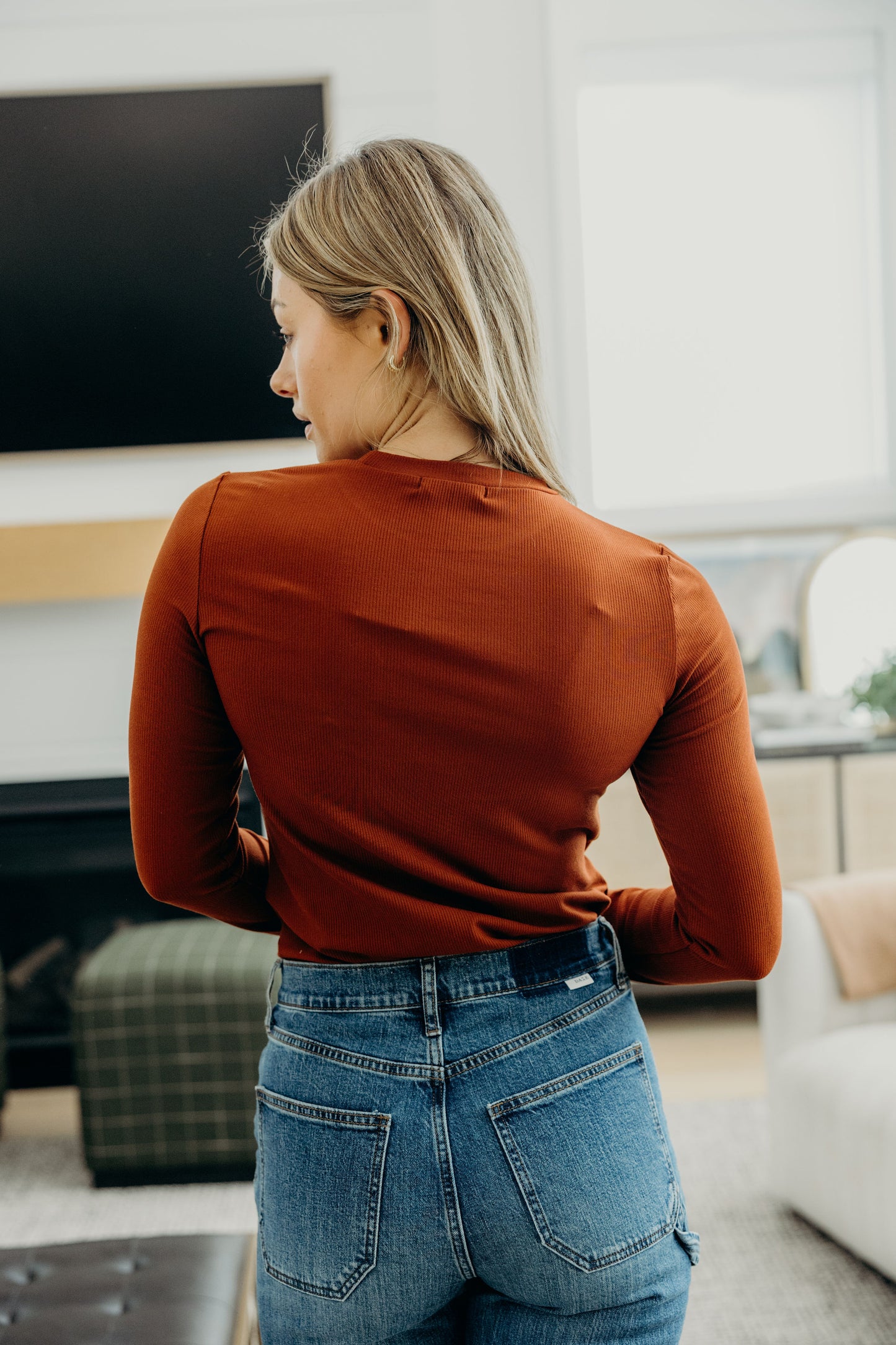 HIGH NECK LONG SLEEVE TEE IN AUBURN