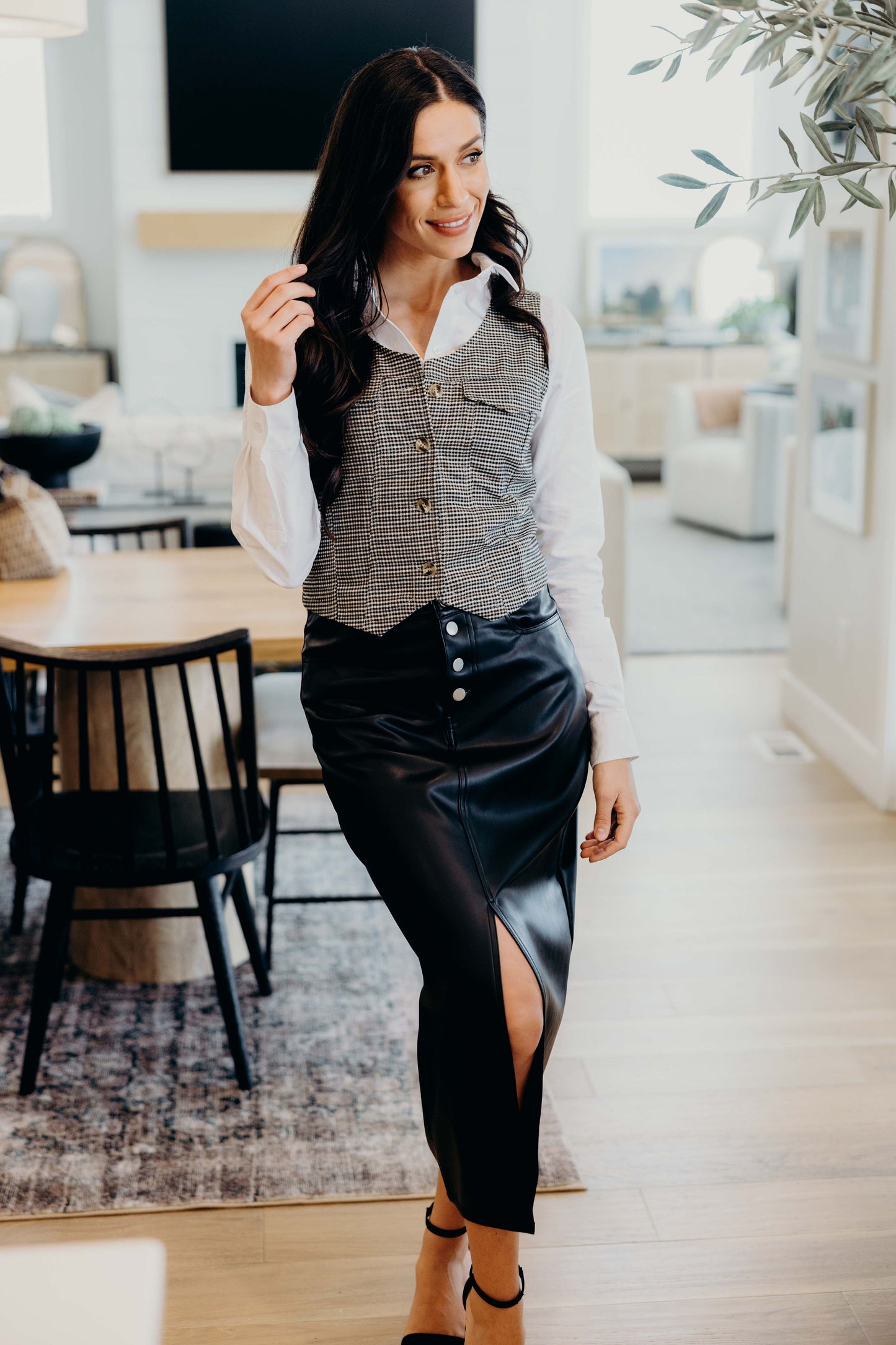FITTED VEST IN BLACK HOUNDSTOOTH