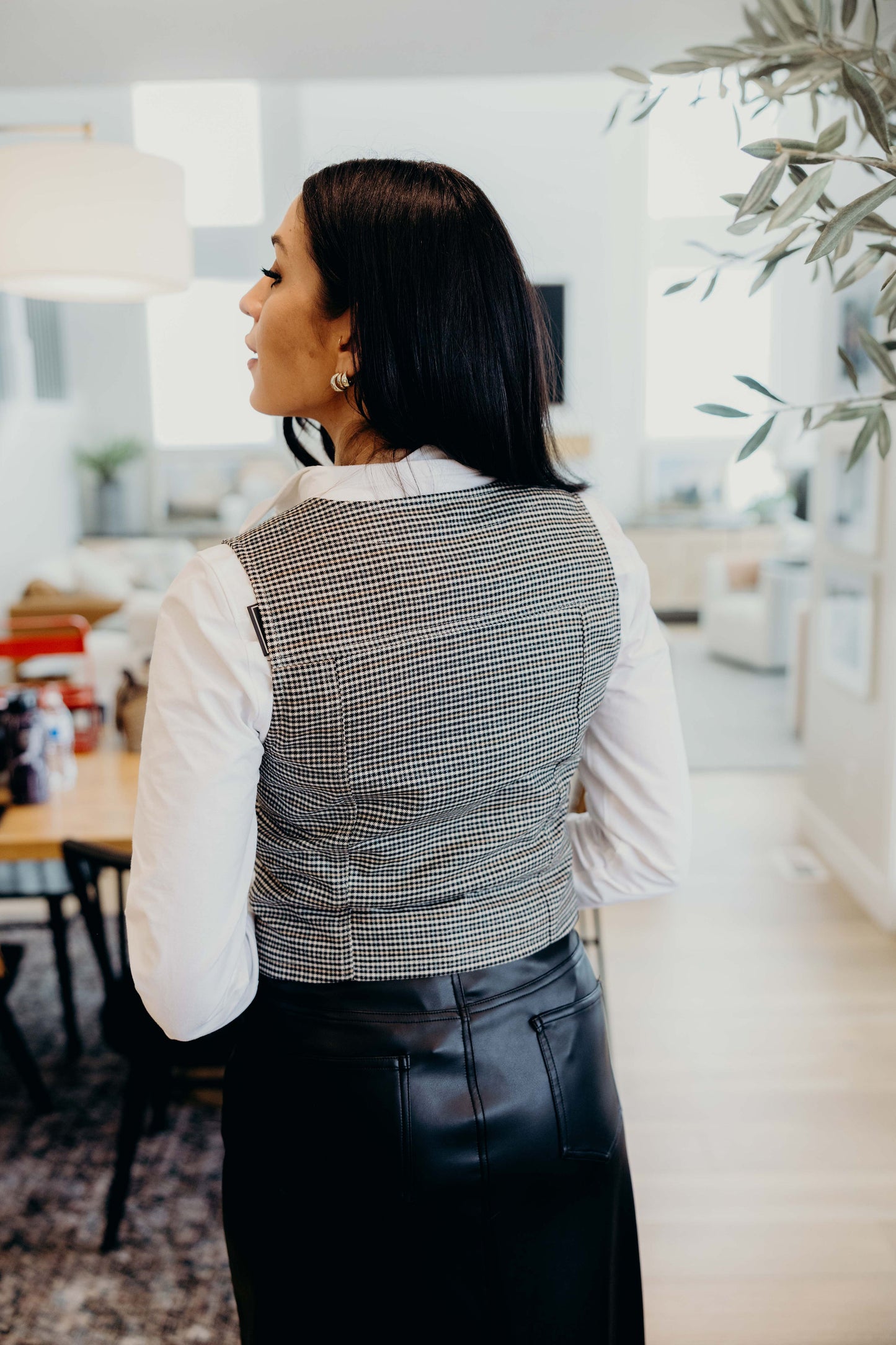 FITTED VEST IN BLACK HOUNDSTOOTH