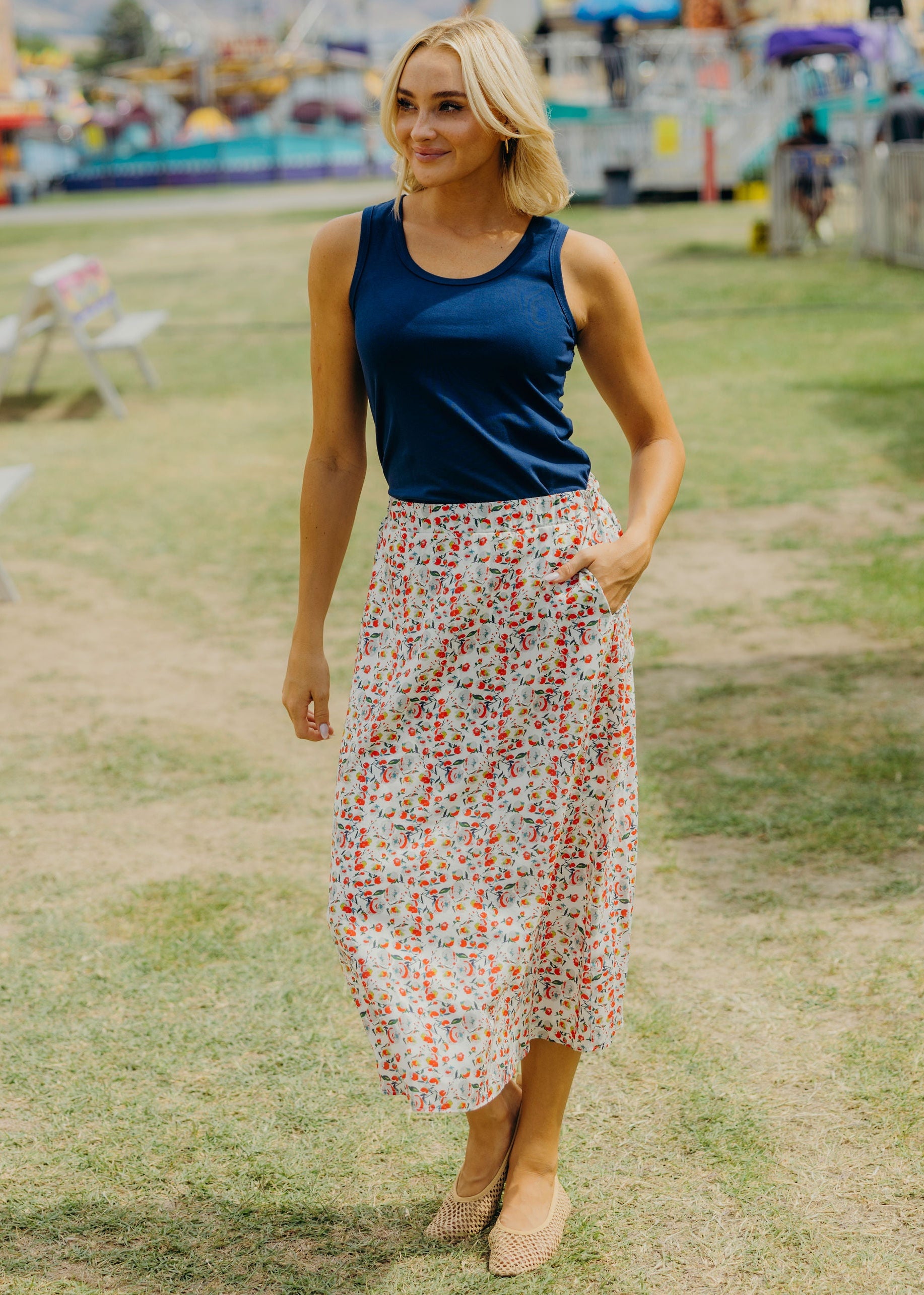 TEXTURED MIDI SKIRT IN TUSCAN TOMATO
