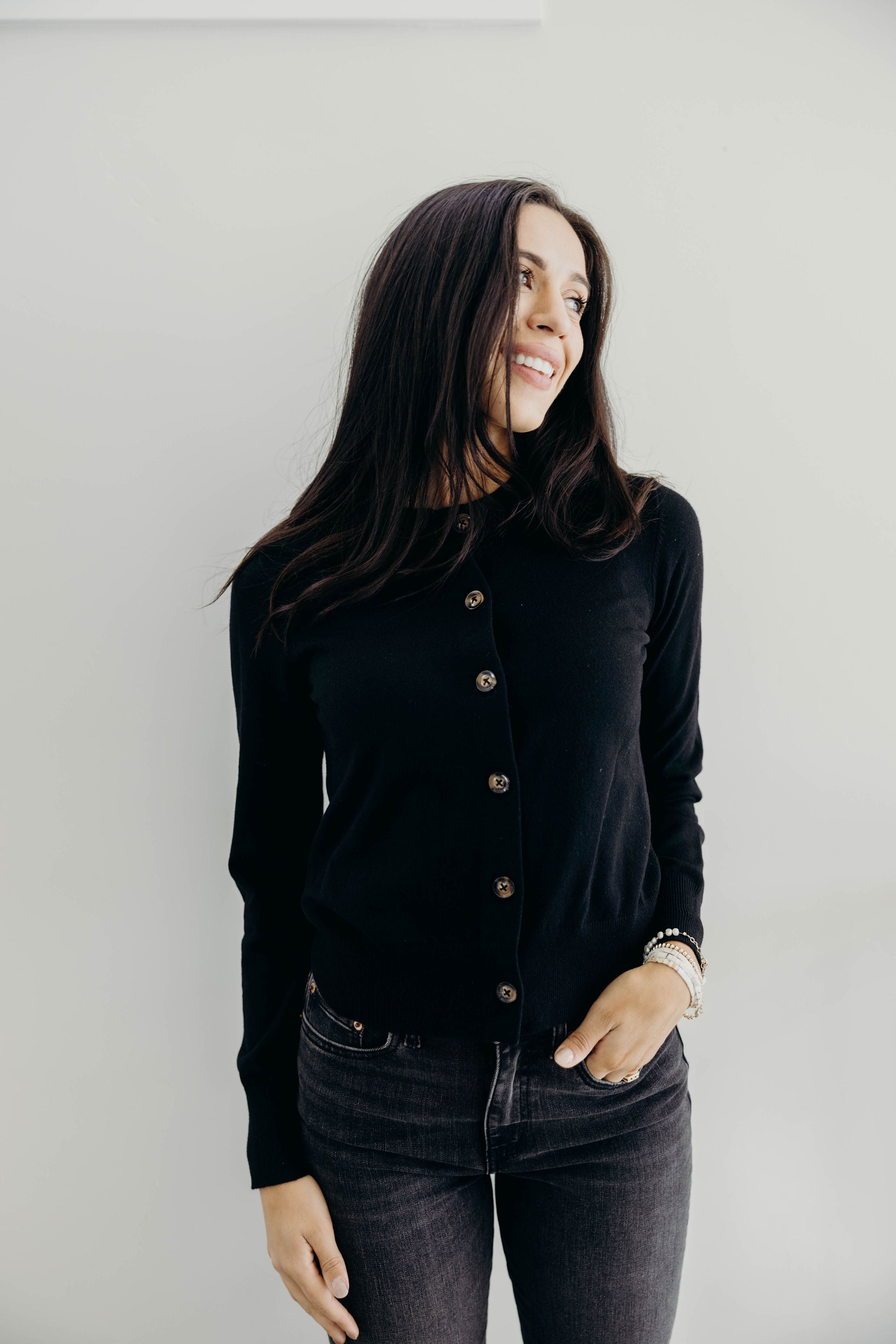 BASIC CARDIGAN IN BLACK