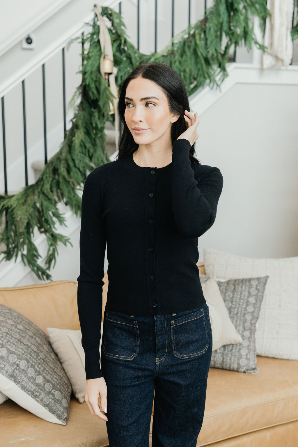 LONG SLEEVE SCALLOP CARDI IN BLACK