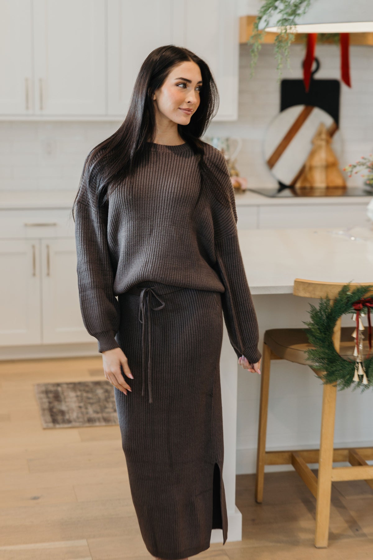 MIDI SWEATER SKIRT IN STONE BROWN