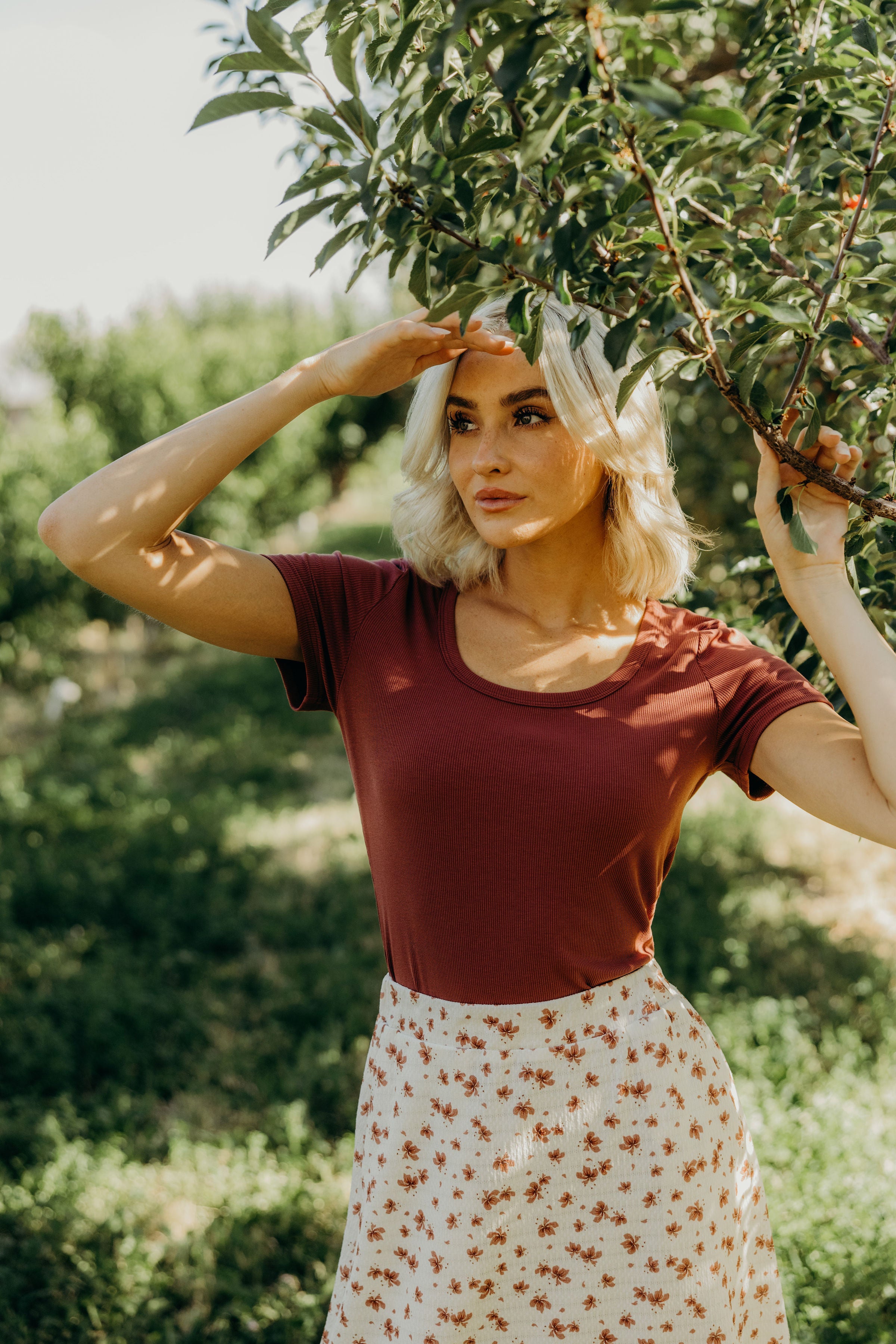 SHORT SLEEVE SCOOP TEE IN GARNET ROSE