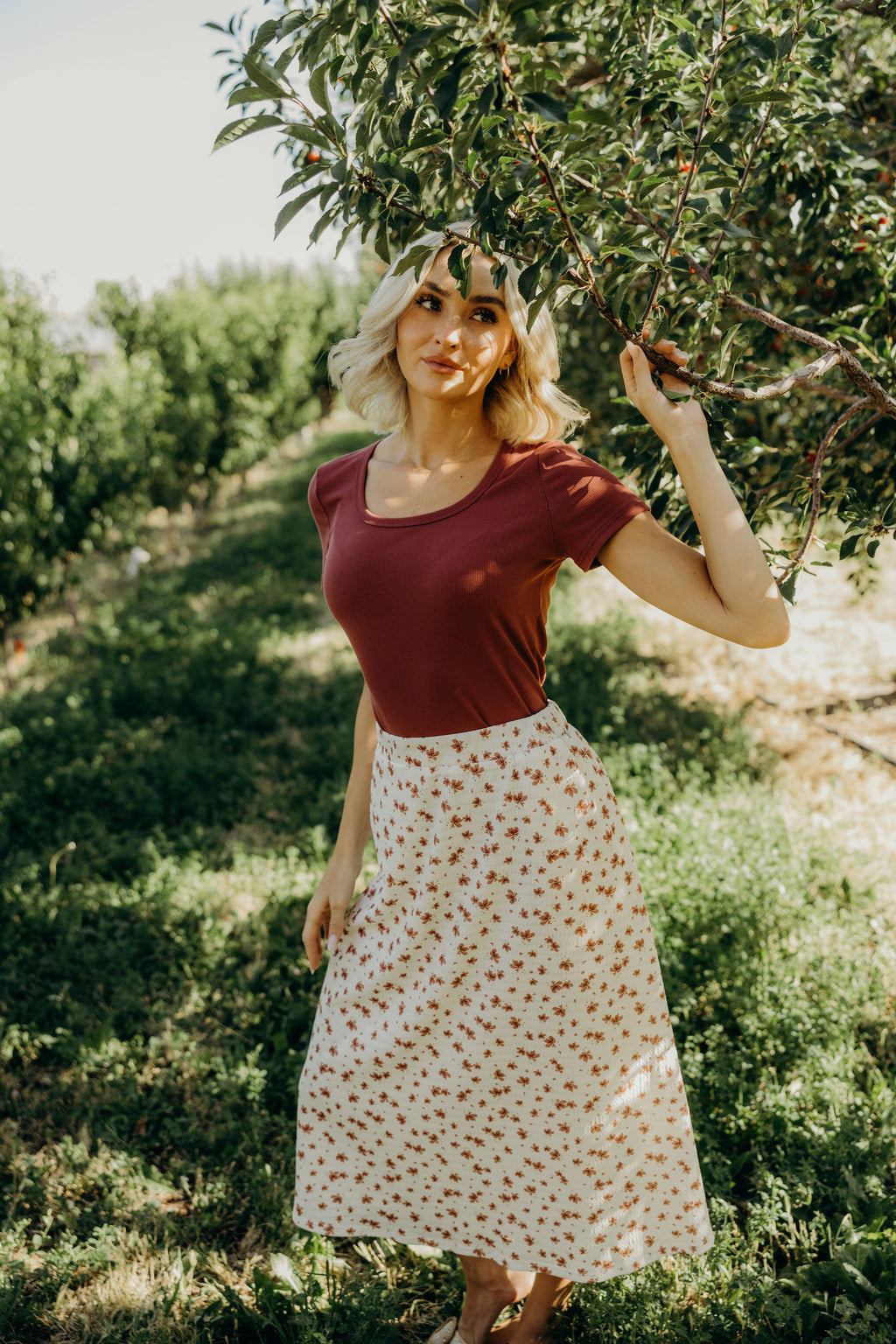 TEXTURED MIDI SKIRT IN TOASTED TROPIC