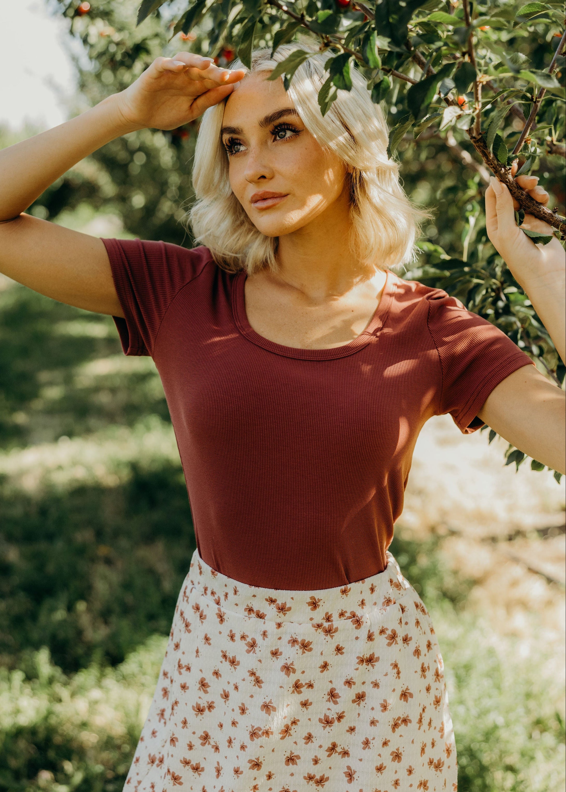 SHORT SLEEVE SCOOP TEE IN GARNET ROSE