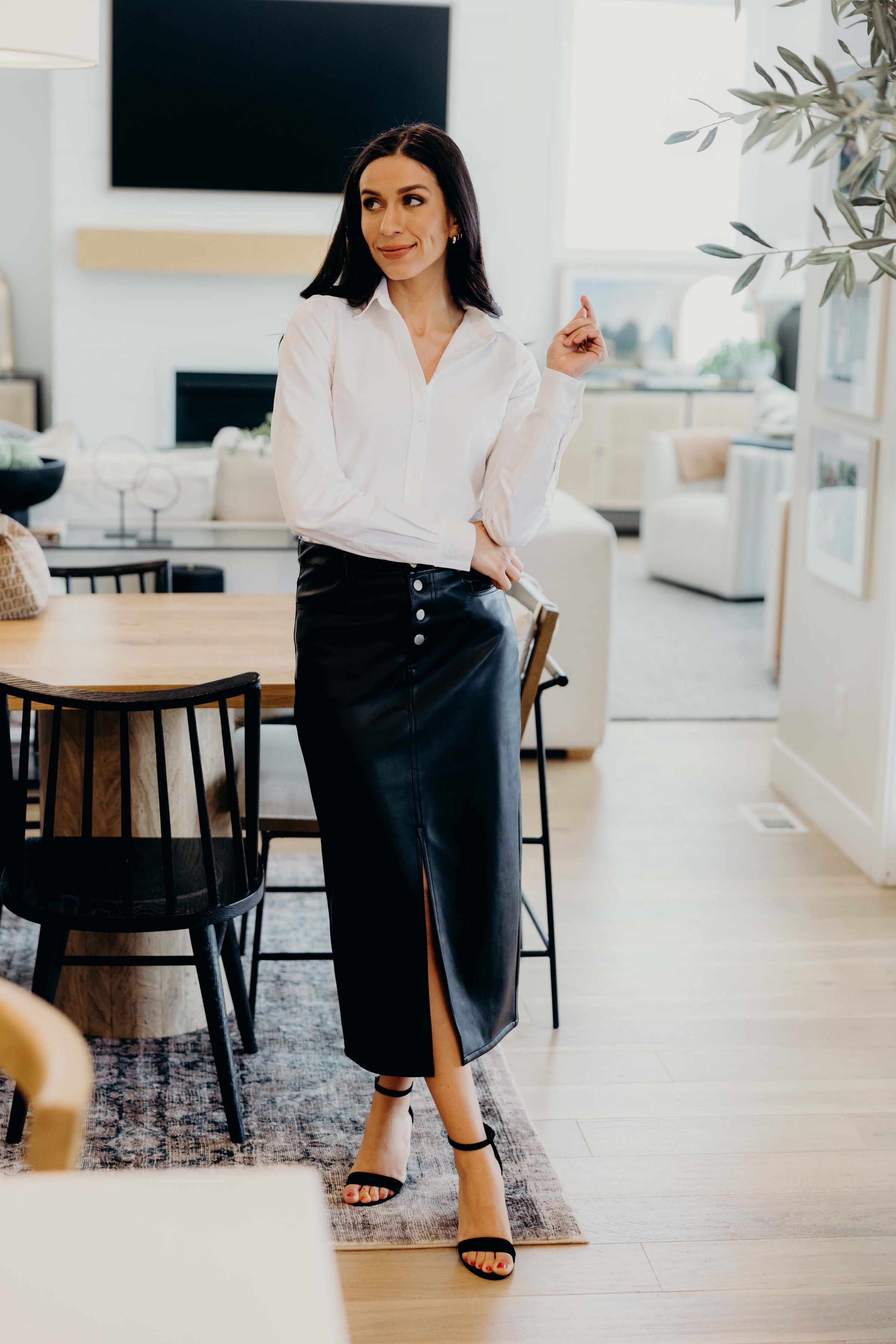 CLASSIC BUTTON DOWN SHIRT IN WHITE