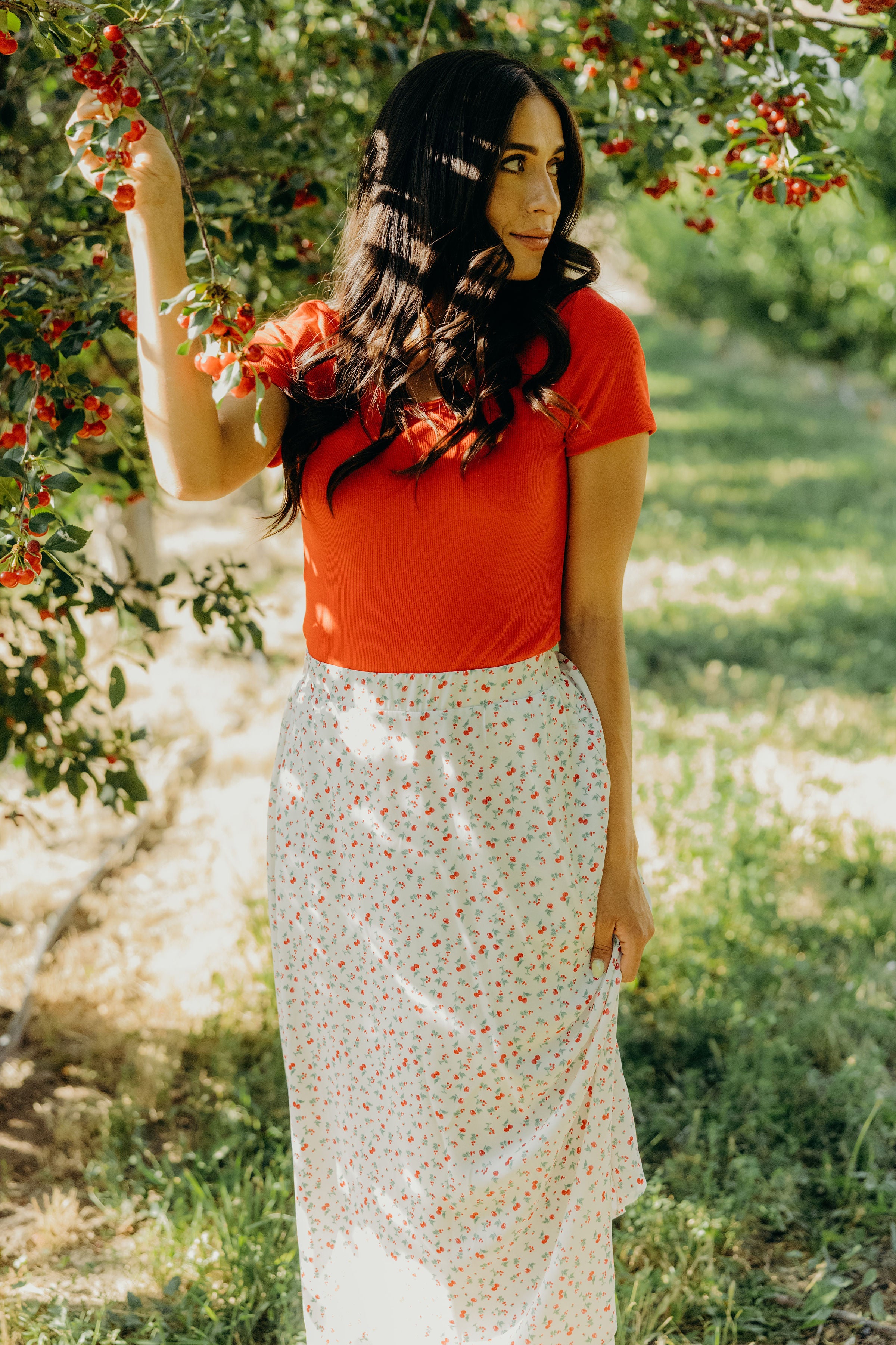 TEXTURED MIDI SKIRT IN JUICY JUBILEE