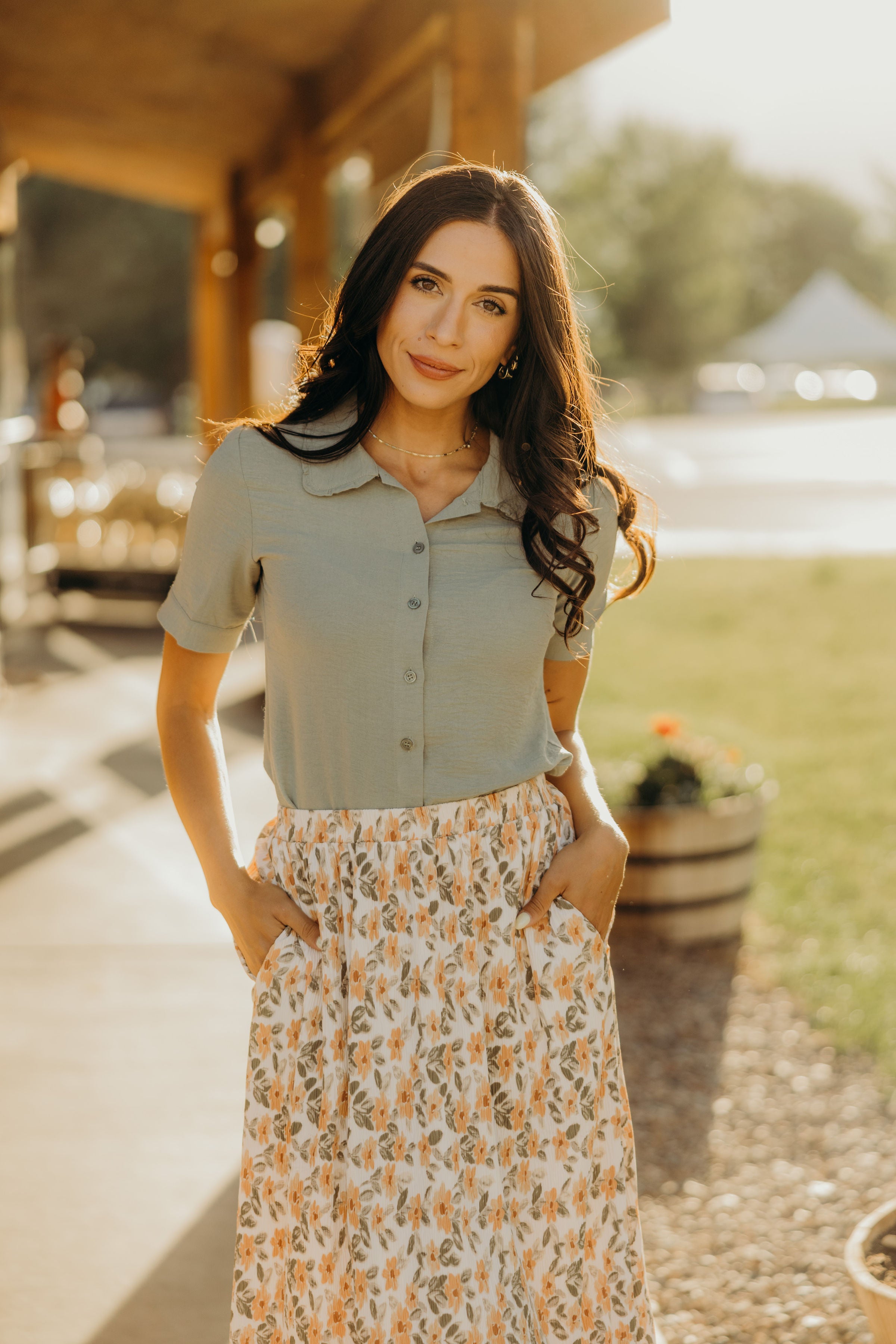 RUFFLED COLLARED BLOUSE IN FOG GREEN