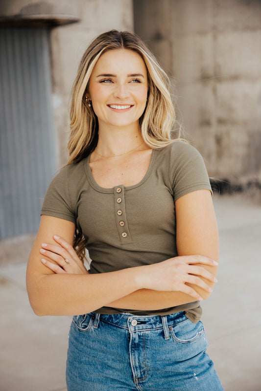 SHORT SLEEVE HENLEY IN SEAWEED