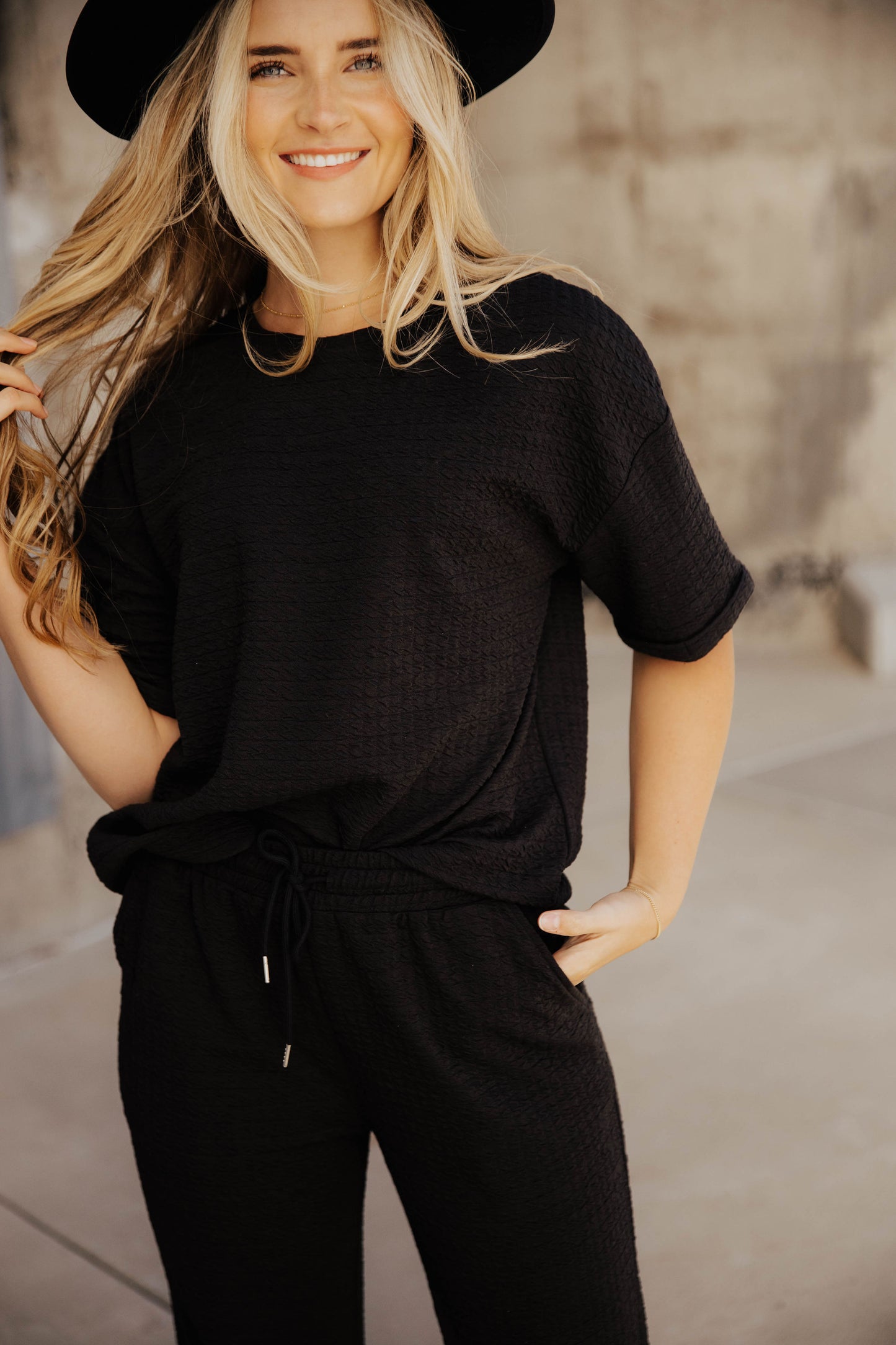 TEXTURED KNIT TOP IN BLACK