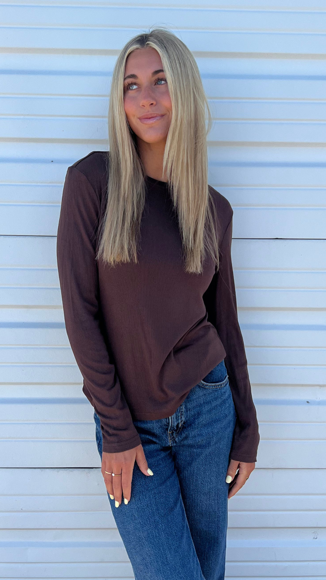 HIGH NECK LONG SLEEVE TEE IN TRUFFLE BROWN