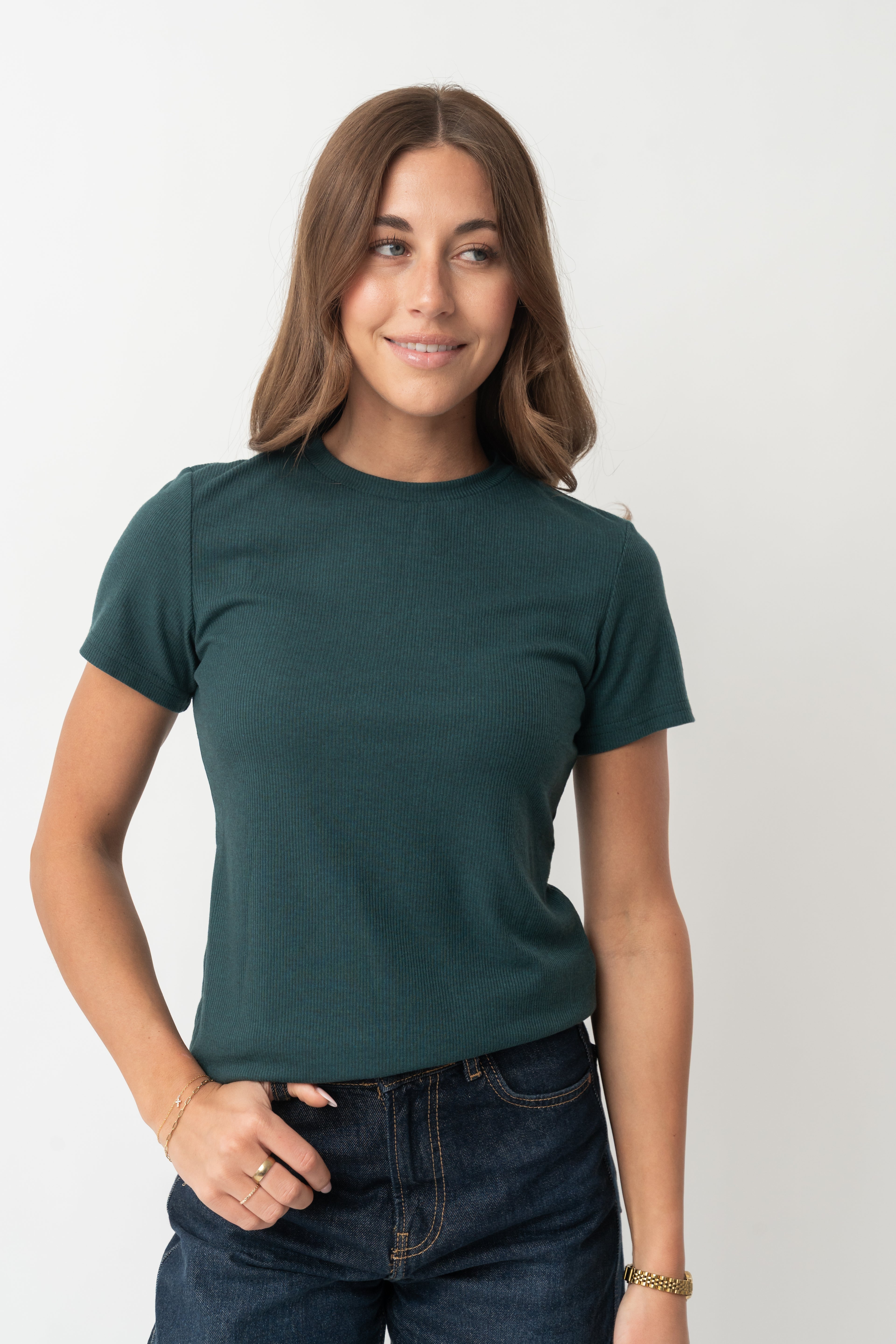 SHORT SLEEVE RIBBED TEE IN FOREST GREEN