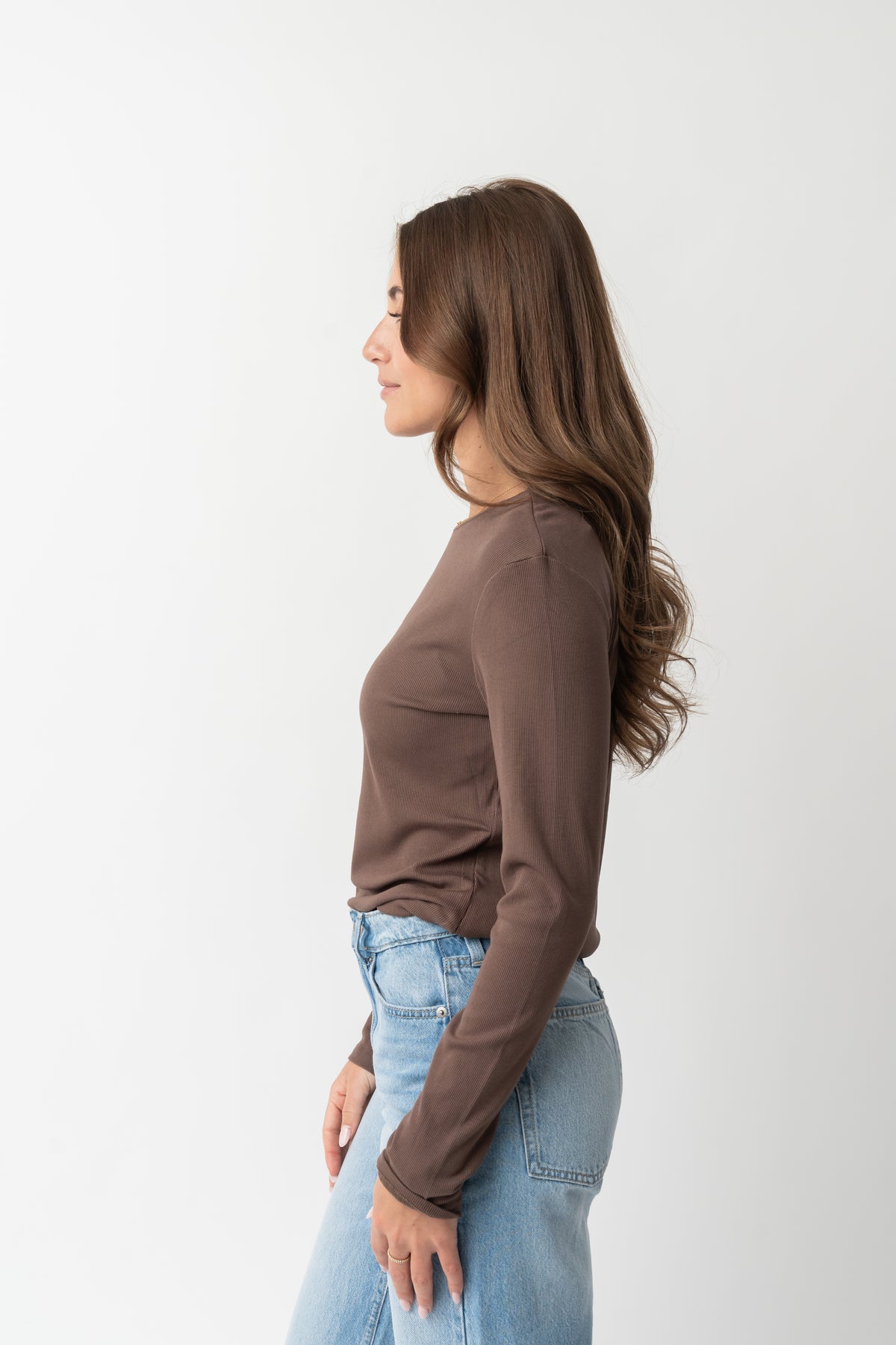 HIGH NECK LONG SLEEVE TEE IN RUSTIC BROWN
