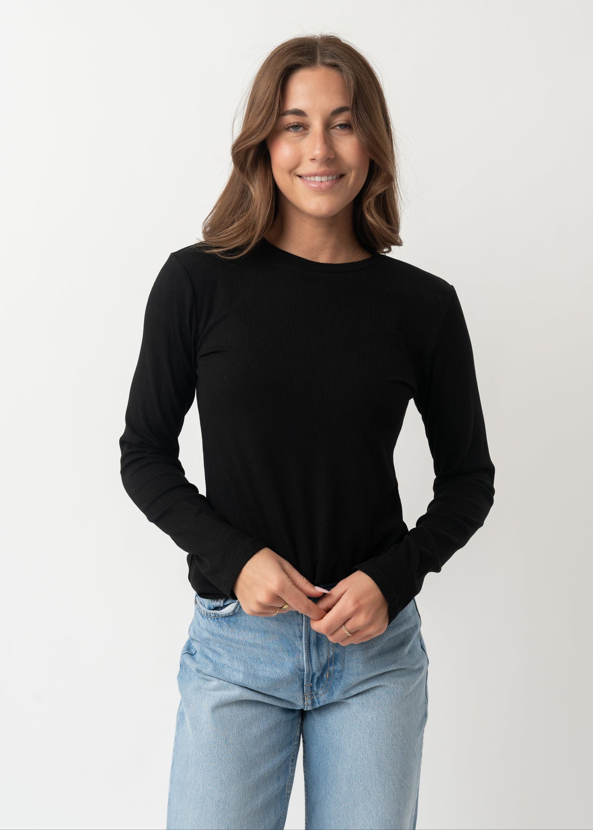 HIGH NECK LONG SLEEVE TEE IN BLACK