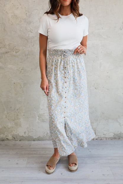 BUTTON FRONT SKIRT IN TROPICAL BREEZE FINAL SALE