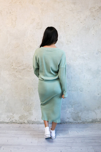 RIBBED MIDI SKIRT IN BAY LEAF FINAL SALE