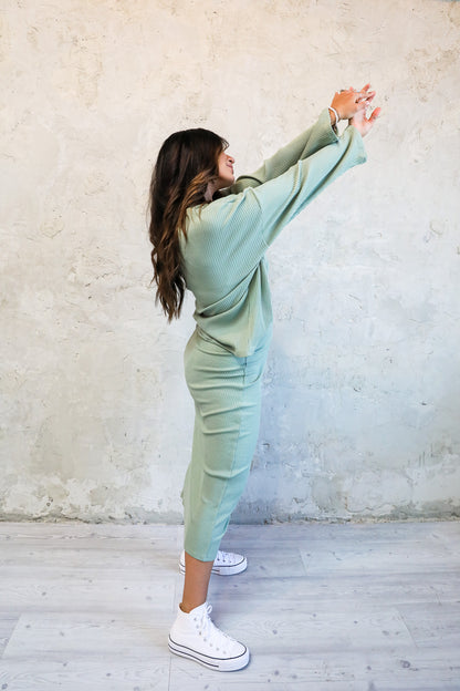 OVERSIZED RIBBED SWEATER IN BAY LEAF FINAL SALE