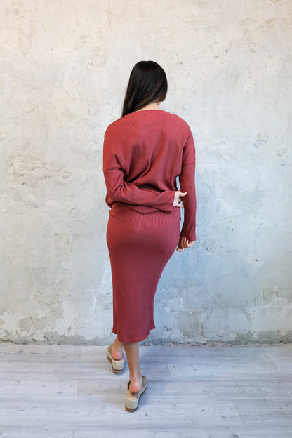 RIBBED MIDI SKIRT IN MARSALA FINAL SALE