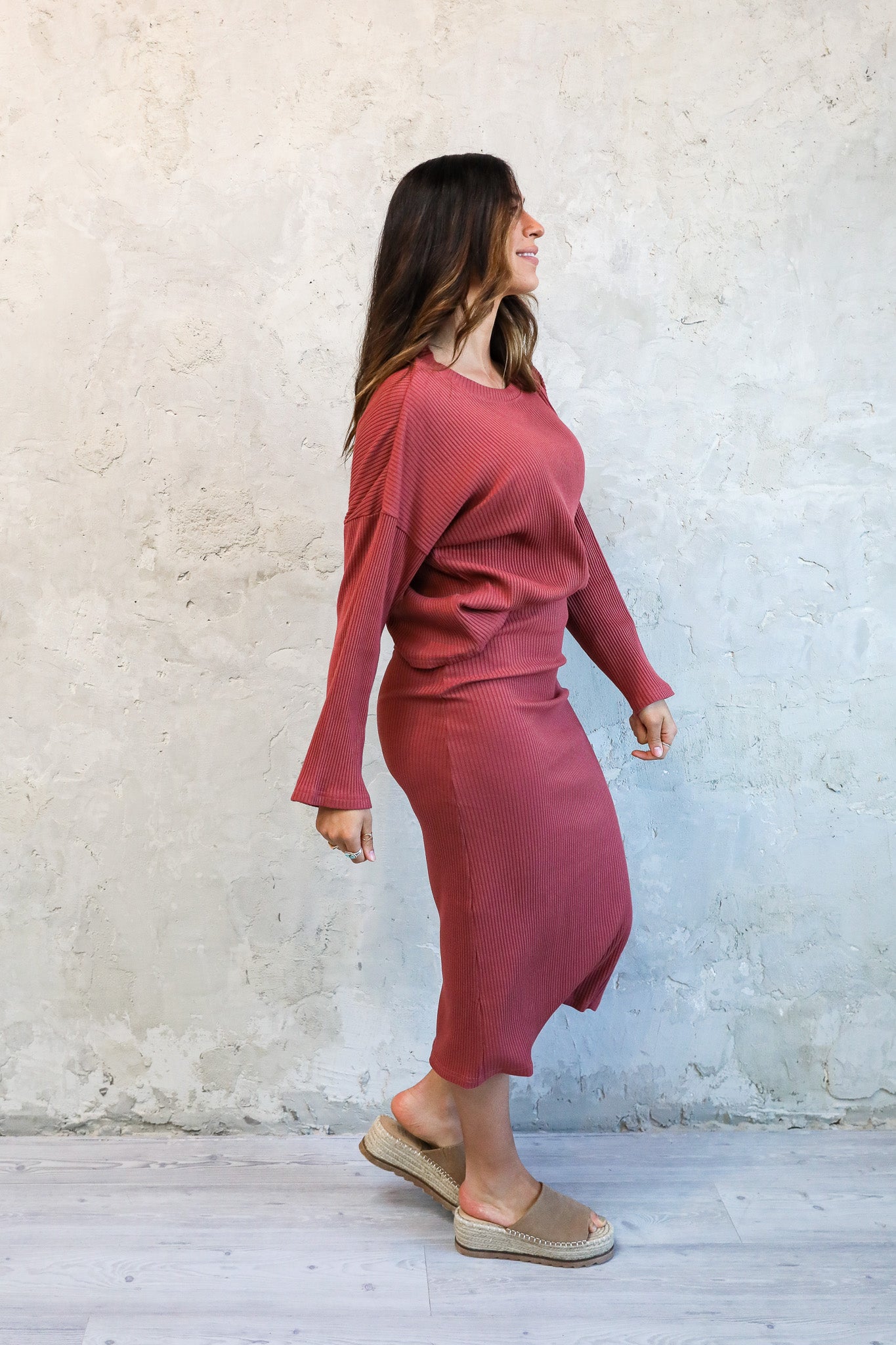 RIBBED MIDI SKIRT IN MARSALA FINAL SALE