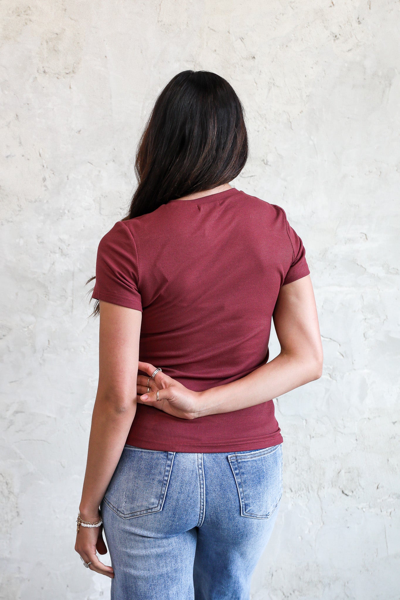 SHORT SLEEVE RIBBED TEE IN PLUM FINAL SALE