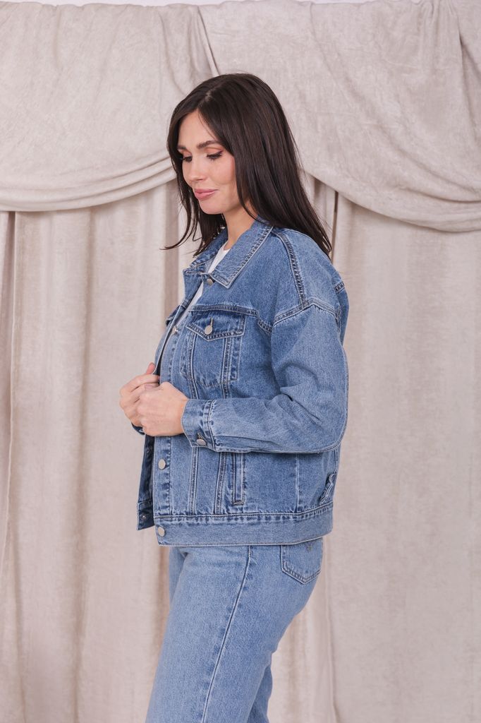 DENIM JACKET IN MEDIUM WASH FINAL SALE